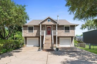 211 4th Street, Dickinson, TX 77539