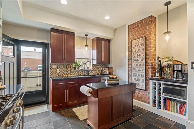 1007 Allegheny Ave, Manchester, PA 15233