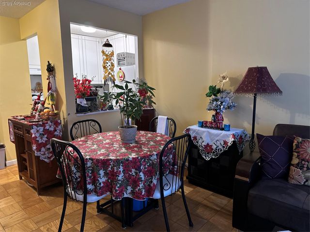 72-35 112 Street 2E, Forest Hills, NY 11375