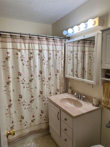 72-35 112 Street 2E, Forest Hills, NY 11375