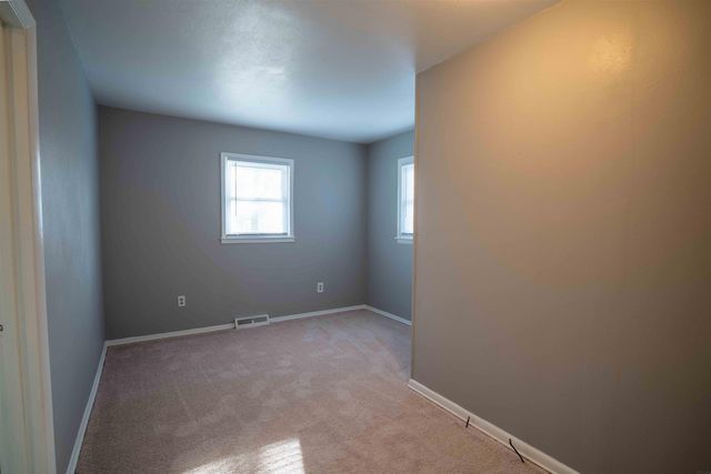 1129 S Evans Road, Evansdale, IA 50707