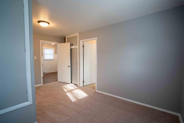 1129 S Evans Road, Evansdale, IA 50707