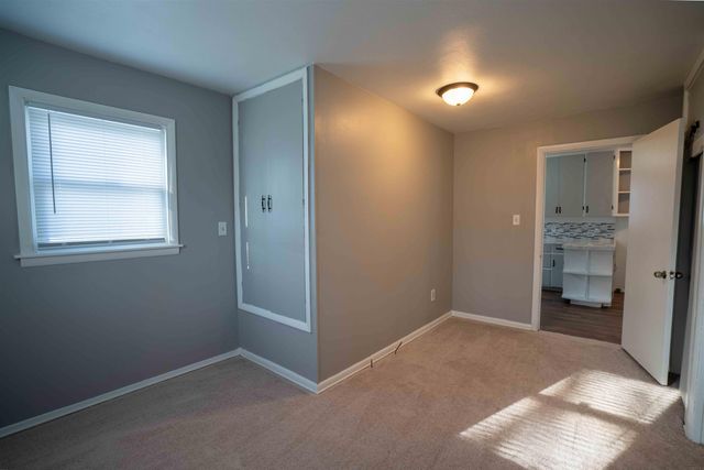 1129 S Evans Road, Evansdale, IA 50707