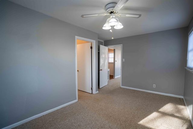 1129 S Evans Road, Evansdale, IA 50707