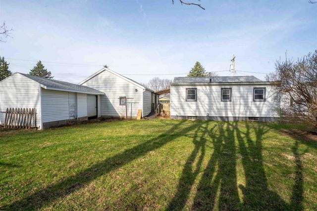 1129 S Evans Road, Evansdale, IA 50707
