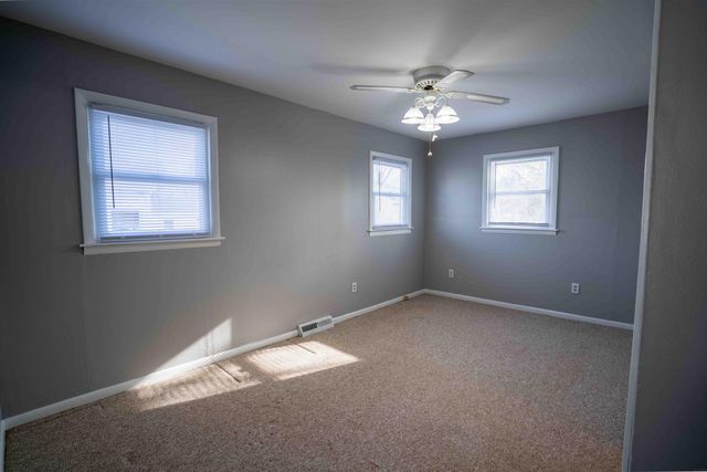 1129 S Evans Road, Evansdale, IA 50707