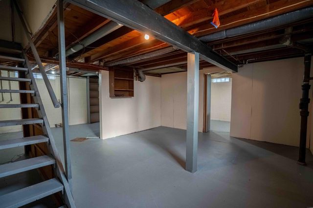 1129 S Evans Road, Evansdale, IA 50707