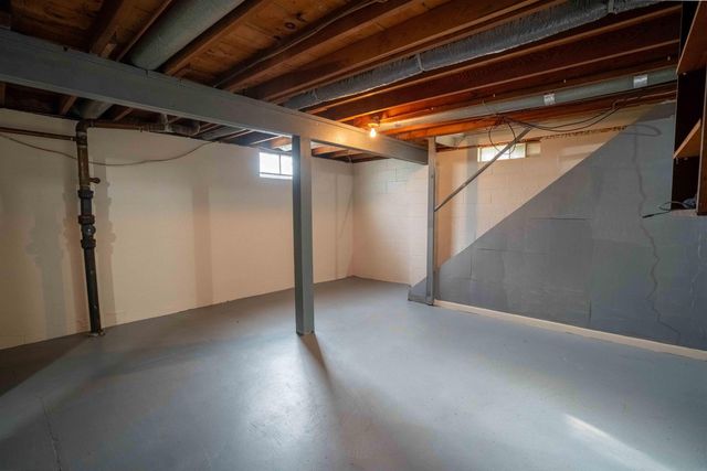 1129 S Evans Road, Evansdale, IA 50707