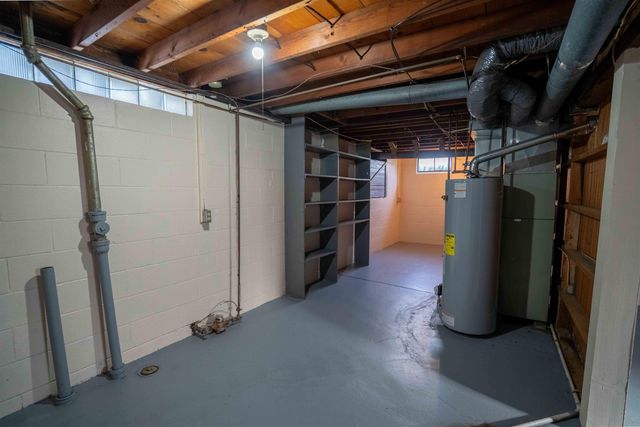 1129 S Evans Road, Evansdale, IA 50707