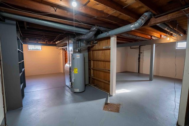 1129 S Evans Road, Evansdale, IA 50707