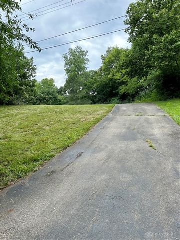 1905 Tait Circle Road, Dayton, OH 45429