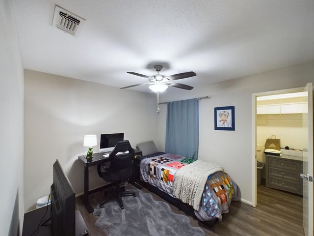 9400 Doliver Drive 35, Houston, TX 77063