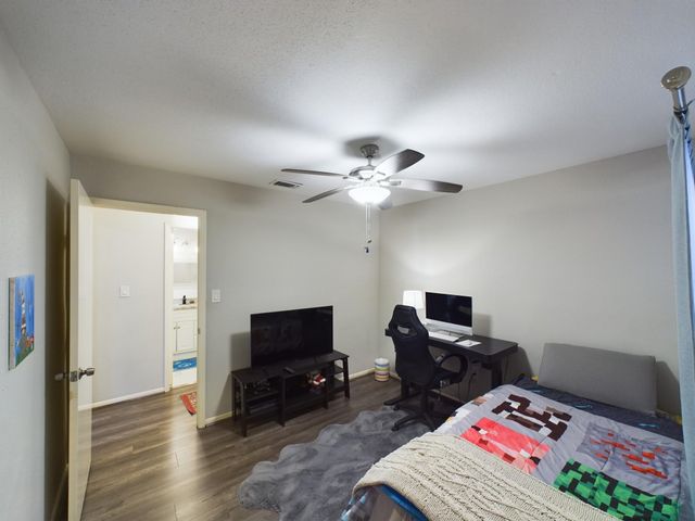 9400 Doliver Drive 35, Houston, TX 77063