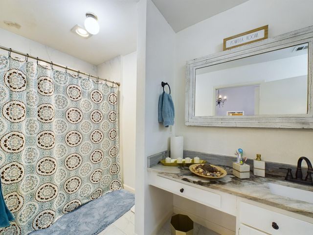 9400 Doliver Drive 35, Houston, TX 77063