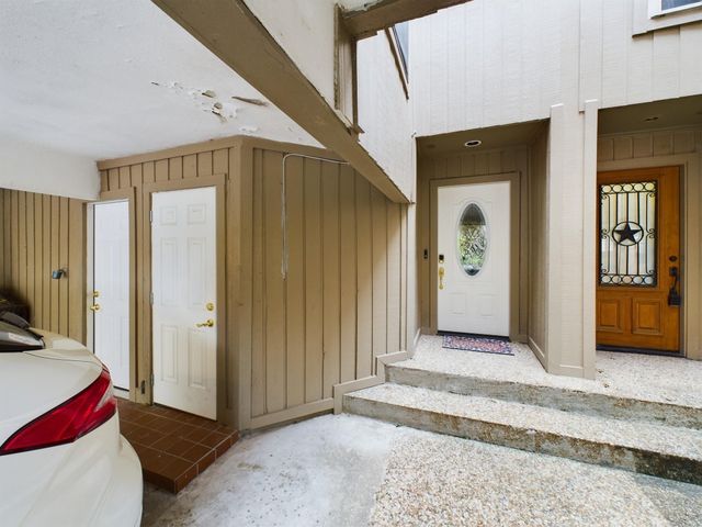 9400 Doliver Drive 35, Houston, TX 77063