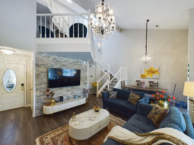 9400 Doliver Drive 35, Houston, TX 77063