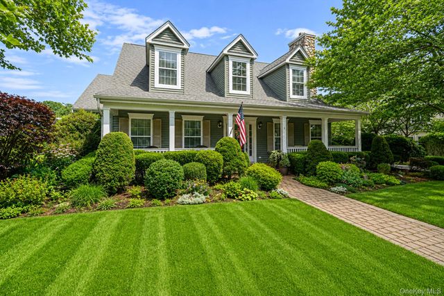 5 Green Ash Street, Calverton, NY 11933