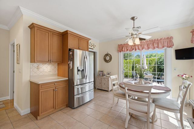 5 Green Ash Street, Calverton, NY 11933