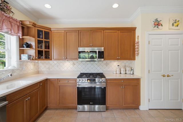 5 Green Ash Street, Calverton, NY 11933