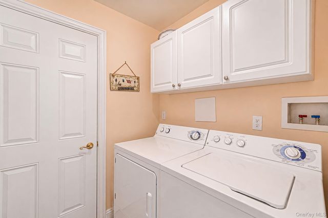5 Green Ash Street, Calverton, NY 11933