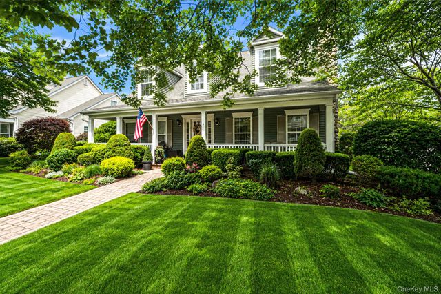 5 Green Ash Street, Calverton, NY 11933