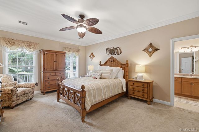 5 Green Ash Street, Calverton, NY 11933