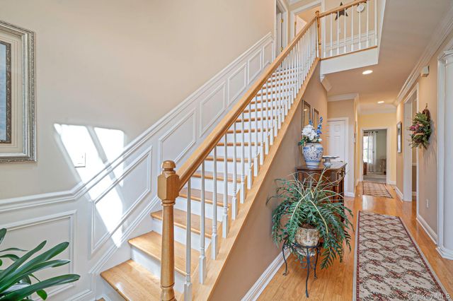 5 Green Ash Street, Calverton, NY 11933