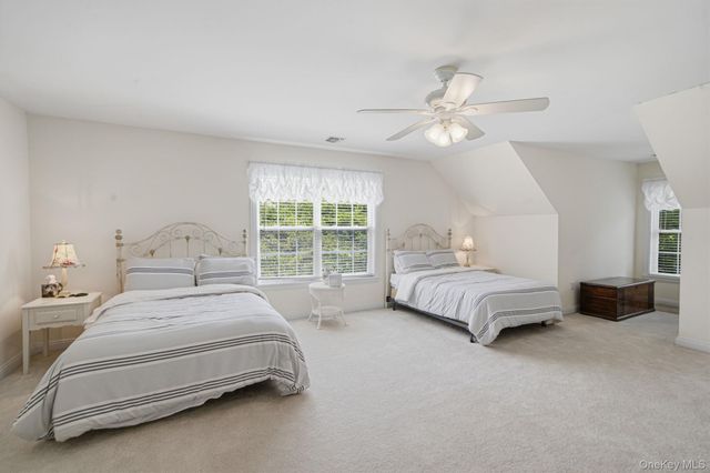 5 Green Ash Street, Calverton, NY 11933