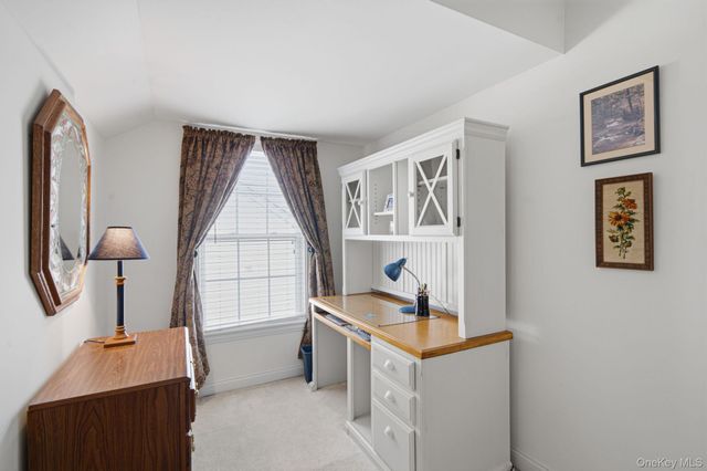 5 Green Ash Street, Calverton, NY 11933