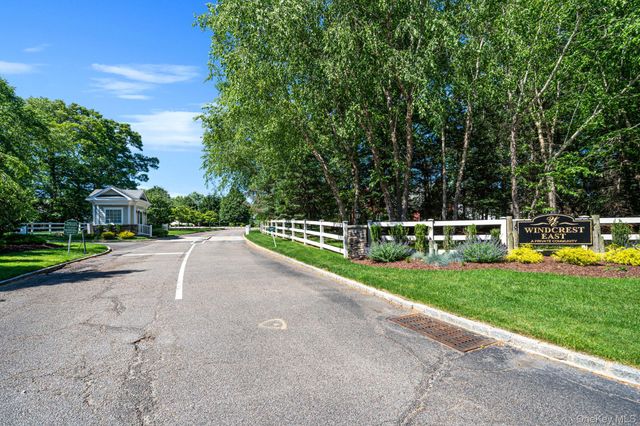 5 Green Ash Street, Calverton, NY 11933