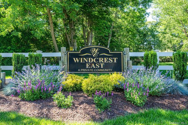 5 Green Ash Street, Calverton, NY 11933