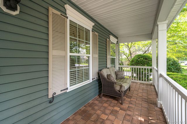 5 Green Ash Street, Calverton, NY 11933
