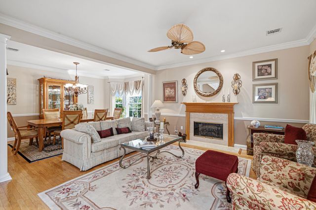5 Green Ash Street, Calverton, NY 11933