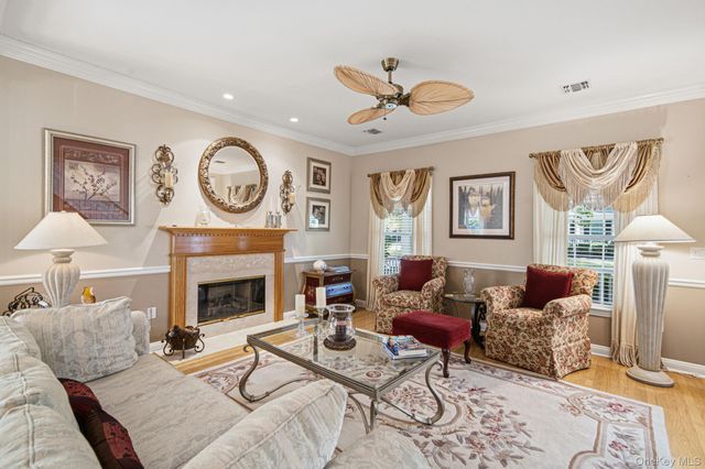 5 Green Ash Street, Calverton, NY 11933