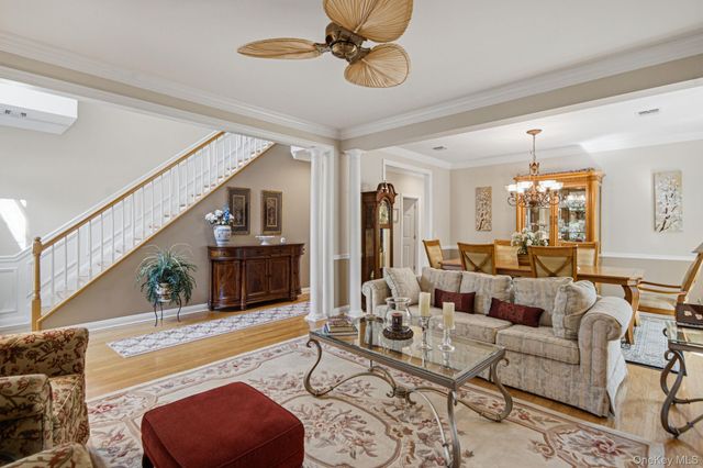 5 Green Ash Street, Calverton, NY 11933