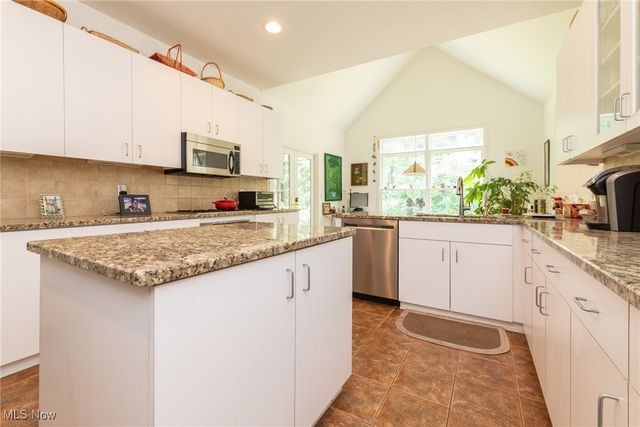 7071 Navajo Trail, Solon, OH 44139