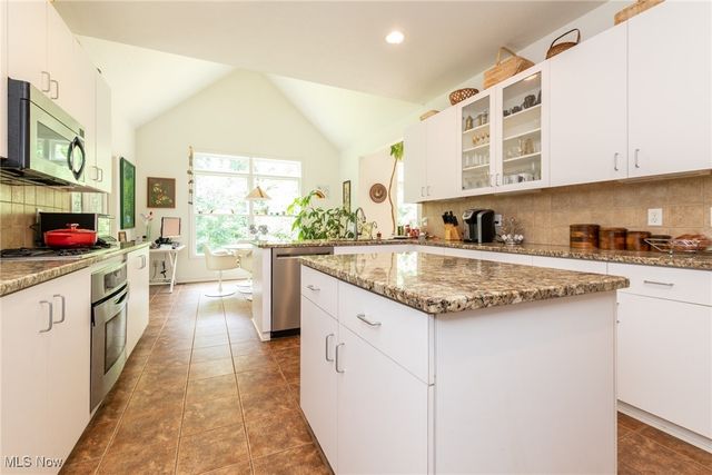 7071 Navajo Trail, Solon, OH 44139