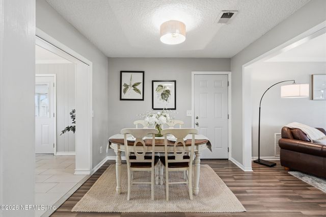 8015 MENDOZA Drive, Jacksonville, FL 32217