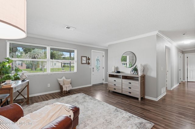8015 MENDOZA Drive, Jacksonville, FL 32217