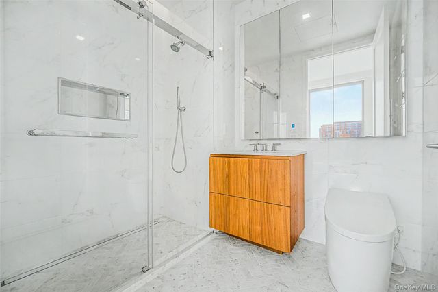35-32 Leavitt Street 10A, Flushing, NY 11354
