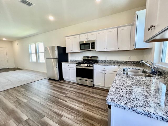 410 Plateau ST, Maxwell, TX 78656