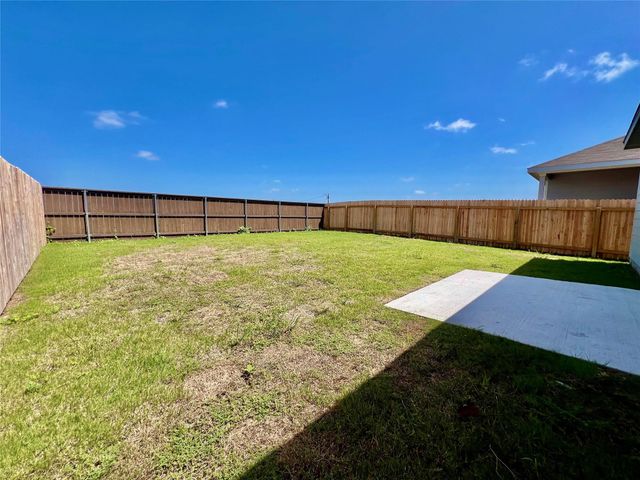 410 Plateau ST, Maxwell, TX 78656