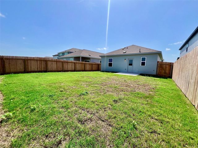 410 Plateau ST, Maxwell, TX 78656