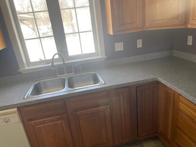 19 Annies Way, Springfield, MA 01119