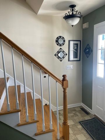 19 Annies Way, Springfield, MA 01119