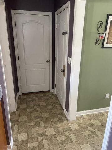 19 Annies Way, Springfield, MA 01119