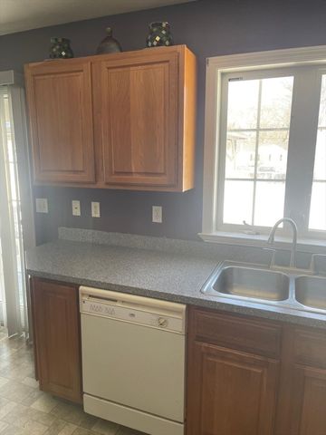 19 Annies Way, Springfield, MA 01119