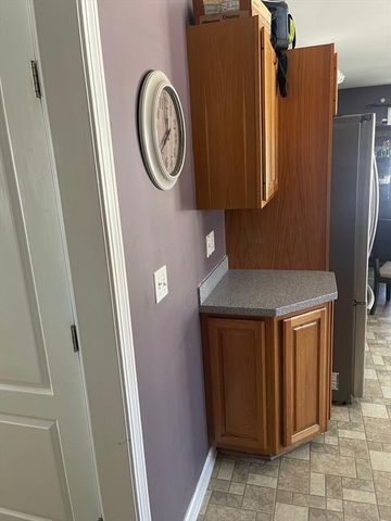 19 Annies Way, Springfield, MA 01119