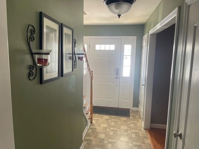 19 Annies Way, Springfield, MA 01119