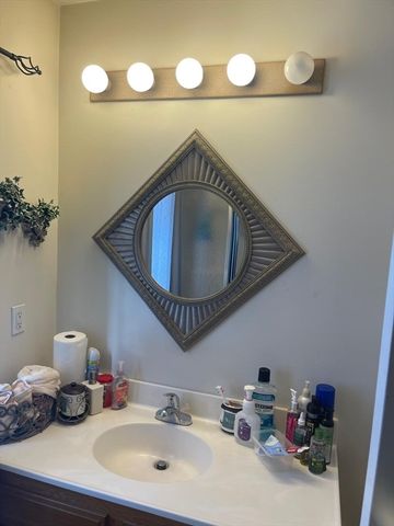 19 Annies Way, Springfield, MA 01119